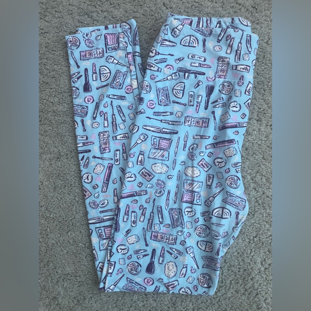 LulaRoe Cute Make Up Leggings